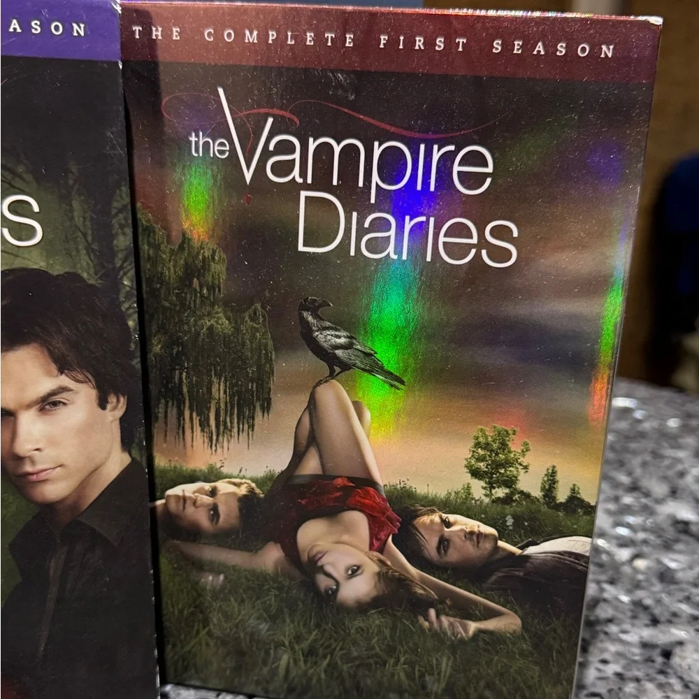 🩸✨ The Vampire Diaries – Complete Seasons 1 & 2 DVD Set ✨🩸 - Picture 3 of 16